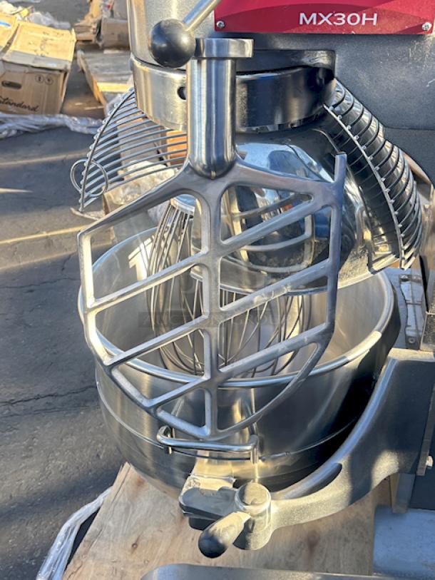 BRAND NEW SCRATCH & DENT! Avantco MX30H 30 Qt. Planetary Floor Mixer with Guard & Standard Accessories - 120V, 1 3/4 hp. S/N: 08 0045 23 - 177MX30H. Includes: Bowl, Wire Whip, Flat Beater and Hook. Electrical Box is damaged (see photos). - Image 9 of 10