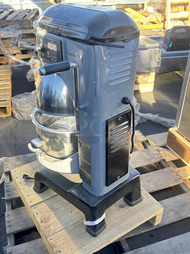 BRAND NEW SCRATCH & DENT! Centerline by Hobart HMM20-1STD 20 Qt. Planetary Stand Mixer with Guard & Standard Accessories - 120V, 1/2 hp. 9 Amps/1 Phase/60 Hz. 295 lb. S/N: EX-0005-046. Includes a beater, whip, and dough hook. Top backside on the unit is dented. - Image 5 of 7