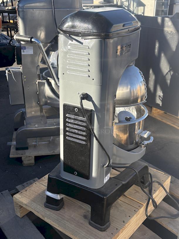 BRAND NEW SCRATCH & DENT! Centerline by Hobart HMM20-1STD 20 Qt. Planetary Stand Mixer with Guard & Standard Accessories - 120V, 1/2 hp. 9 Amps/1 Phase/60 Hz. 295 lb. S/N: EX-0005-046. Includes a beater, whip, and dough hook. Top backside on the unit is dented. - Image 6 of 7