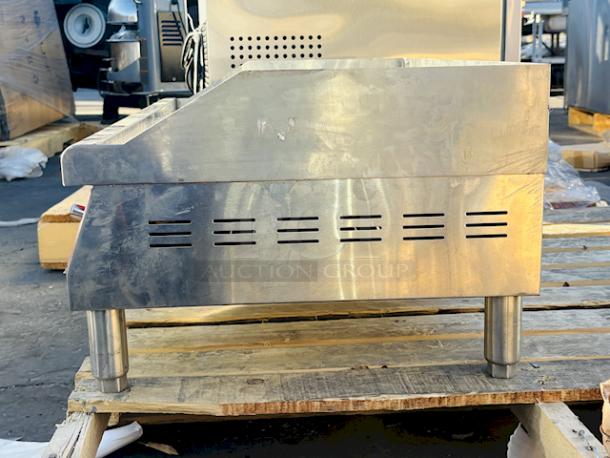 BRAND NEW SCRATCH & DENT! Avantco EG36N 36" Electric Countertop Griddle - 208/240V, 7488W-10080W, 3 phase, 60hz, 244Lb. S/N: EG36C24070005. Legs have a slight bend. Power cord needs to be replaced. - Image 7 of 8