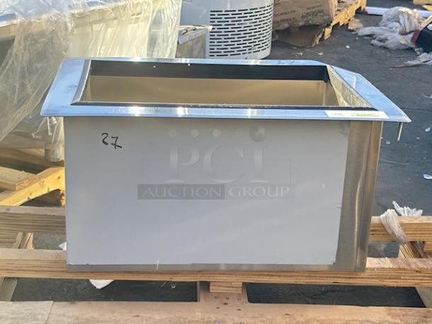 BRAND NEW SCRATCH & DENT! Regency Stainless Steel Drop-In Ice Bin 18" x 24"x11-5/16" 40.58Lb. Easily fixable with a pliers corner is bent. - Image 6 of 8