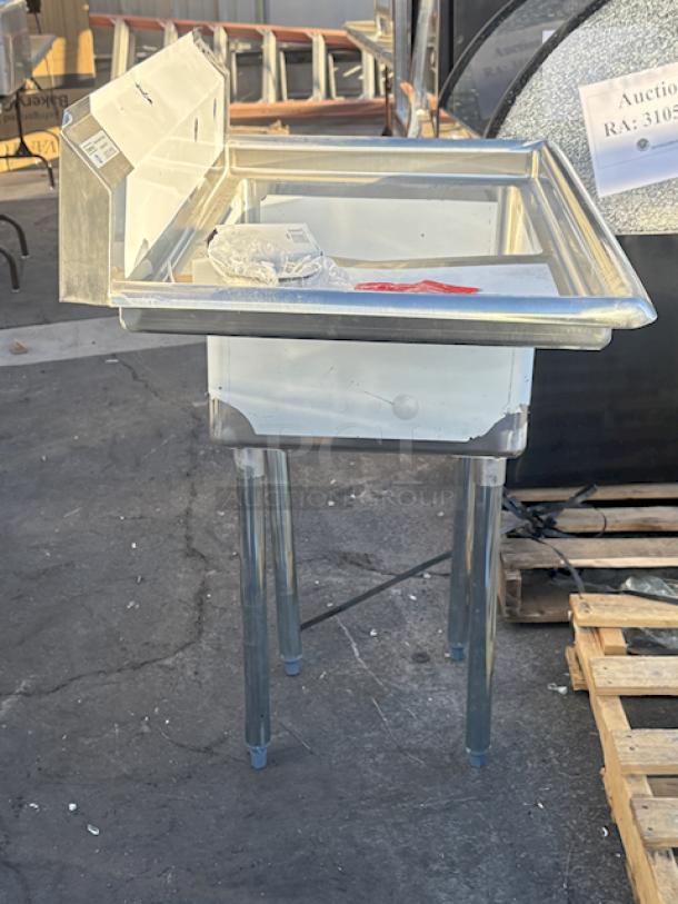 BRAND NEW SCRATCH & DENT! Steelton 522CS11818LT  38 3/4" 18-Gauge Stainless Steel One Compartment Commercial Sink with Left Drainboard - 18" x 18" x 12" Bowl. Includes drains, screws and legs. Legs are slightly bent (see photos). - Image 7 of 8