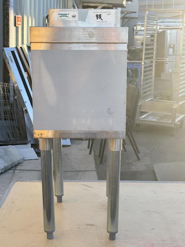 BRAND NEW OUT OF ORIGINAL PACKAGING! Regency 600UHS2112 1 Bowl Underbar Hand Sink - 21" x 12" x 33". 31.82 Lb. Includes drain and legs w/ adjustable bullet feet. Superficial denting, left back leg has a inward slight bend. (see photos). - Image 2 of 9