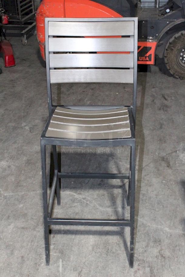 LIKE NEW! Mingja MJ-589H Upscale Aluminum Bar Height Chairs With Pvc Wicker and Silver Frame. 20-3/4 x 17-1/2 x 45-1/2 (Seat Height Is 31-1/2") 4x Your Bid. 


*These items are located at our main warehouse approximately 10mins away. The address is 3290 S. Highland Dr. Las Vegas NV 89109.* - Image 7 of 8