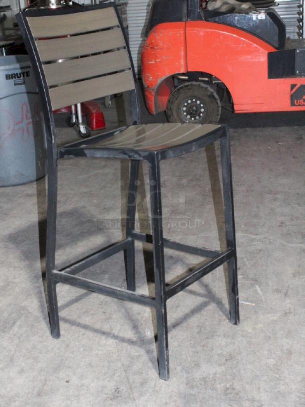 LIKE NEW! Mingja MJ-589H Upscale Aluminum Bar Height Chairs With Pvc Wicker and Silver Frame. 20-3/4 x 17-1/2 x 45-1/2 (Seat Height Is 31-1/2") 4x Your Bid. 


*These items are located at our main warehouse approximately 10mins away. The address is 3290 S. Highland Dr. Las Vegas NV 89109.* - Image 2 of 8
