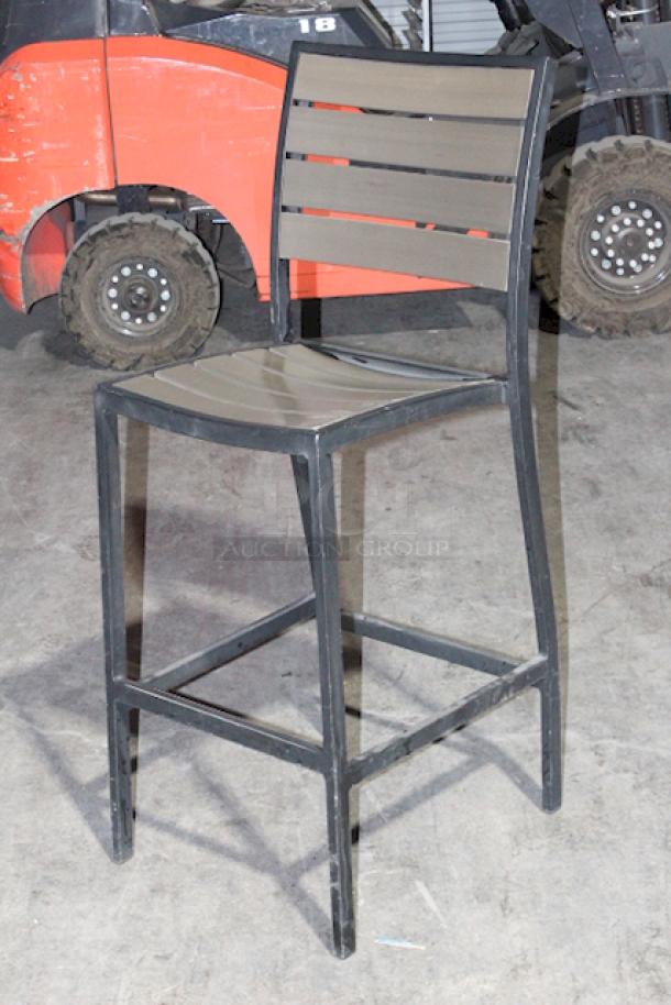 LIKE NEW! Mingja MJ-589H Upscale Aluminum Bar Height Chairs With Pvc Wicker and Silver Frame. 20-3/4 x 17-1/2 x 45-1/2 (Seat Height Is 31-1/2") 4x Your Bid. 


*These items are located at our main warehouse approximately 10mins away. The address is 3290 S. Highland Dr. Las Vegas NV 89109.* - Image 5 of 8