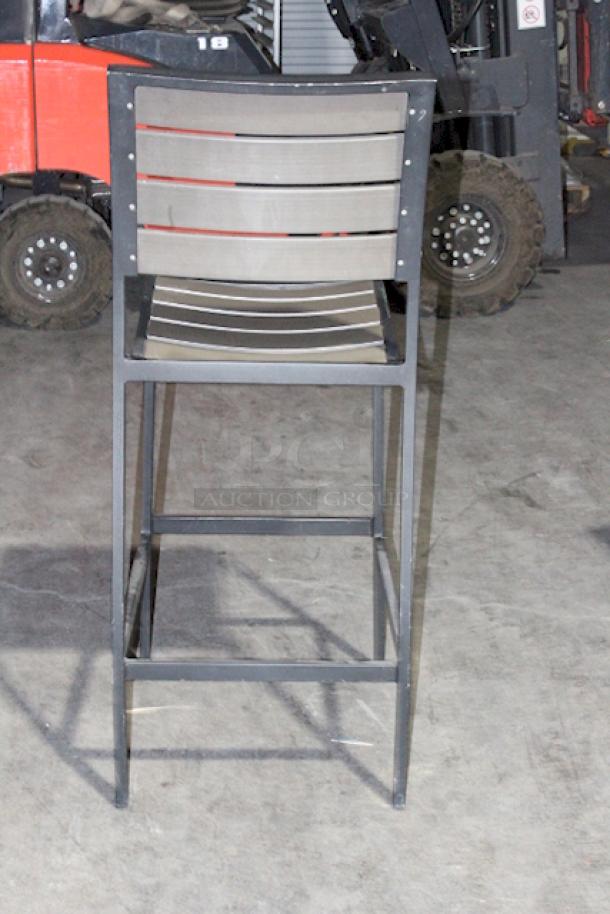 LIKE NEW! Mingja MJ-589H Upscale Aluminum Bar Height Chairs With Pvc Wicker and Silver Frame. 20-3/4 x 17-1/2 x 45-1/2 (Seat Height Is 31-1/2") 4x Your Bid. 


*These items are located at our main warehouse approximately 10mins away. The address is 3290 S. Highland Dr. Las Vegas NV 89109.* - Image 7 of 8