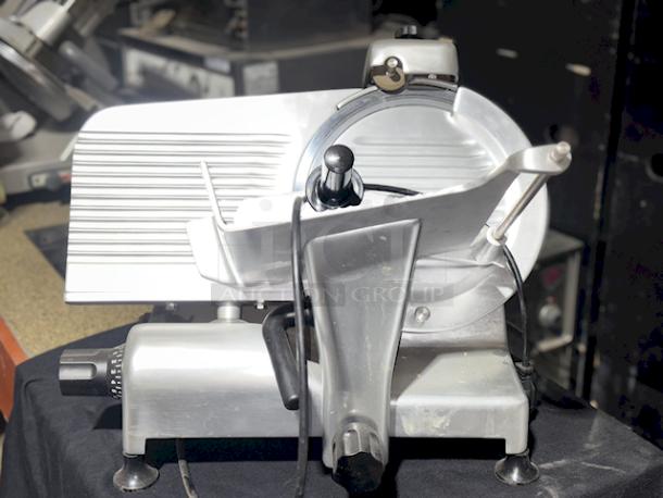 Globe G12 Medium Duty 12 In. Manual Slicer, Angled Feed, 1/2HP Motor. 115v/1Ph/3Amp/60Hz S/N: 529996. 


*These items are located at our main warehouse approximately 10mins away. The address is 3290 S. Highland Dr. Las Vegas NV 89109.* - Image 1 of 5