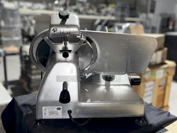 Globe G12 Medium Duty 12 In. Manual Slicer, Angled Feed, 1/2HP Motor. 115v/1Ph/3Amp/60Hz S/N: 529996. 


*These items are located at our main warehouse approximately 10mins away. The address is 3290 S. Highland Dr. Las Vegas NV 89109.* - Image 3 of 5