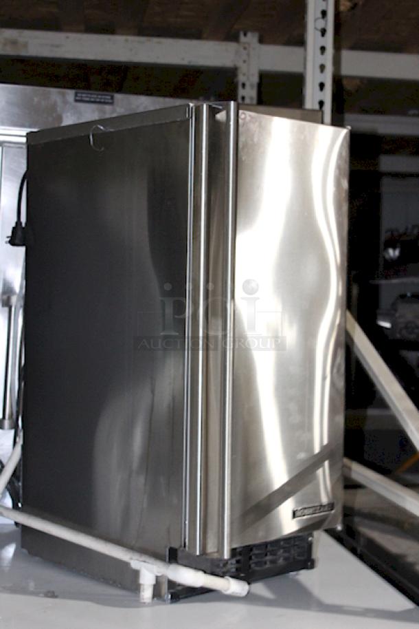Hoshizaki AM-50BAJ 14 7/8" Air Cooled Undercounter Top Hat Cube Ice Machine - 51 lb. 115-120v/60Hz/1Ph/3.8Amp. Observed in WORKING ORDER. S/N: J14961L. 


*These items are located at our main warehouse approximately 10mins away. The address is 3290 S. Highland Dr. Las Vegas NV 89109.* - Image 1 of 7