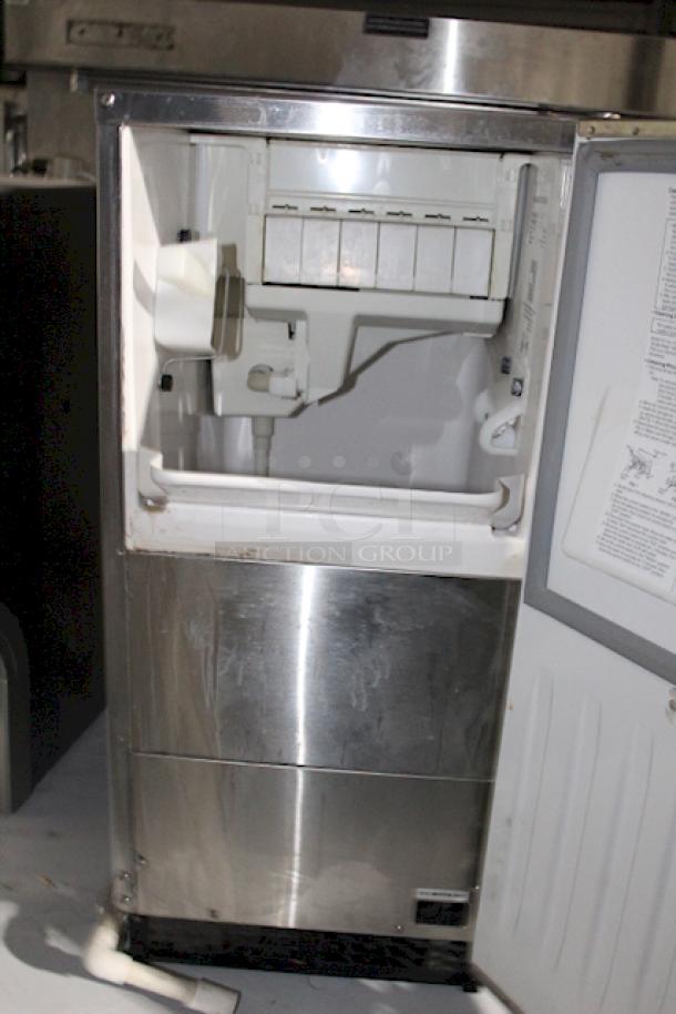 Hoshizaki AM-50BAJ 14 7/8" Air Cooled Undercounter Top Hat Cube Ice Machine - 51 lb. 115-120v/60Hz/1Ph/3.8Amp. Observed in WORKING ORDER. S/N: J14961L. 


*These items are located at our main warehouse approximately 10mins away. The address is 3290 S. Highland Dr. Las Vegas NV 89109.* - Image 4 of 7