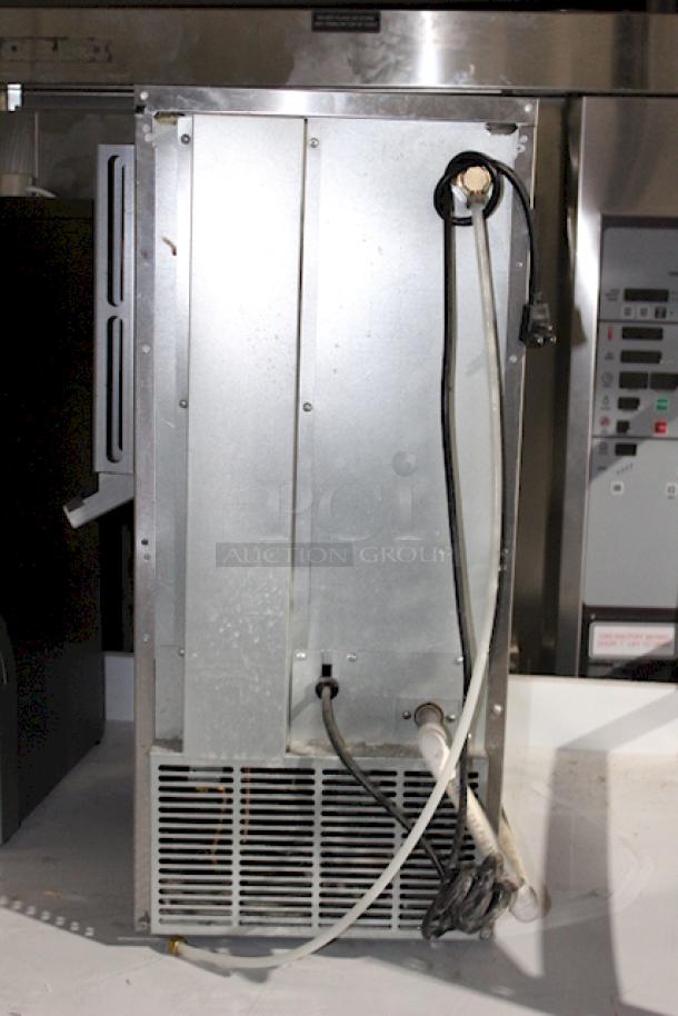 Hoshizaki AM-50BAJ 14 7/8" Air Cooled Undercounter Top Hat Cube Ice Machine - 51 lb. 115-120v/60Hz/1Ph/3.8Amp. Observed in WORKING ORDER. S/N: J14961L. 


*These items are located at our main warehouse approximately 10mins away. The address is 3290 S. Highland Dr. Las Vegas NV 89109.* - Image 6 of 7