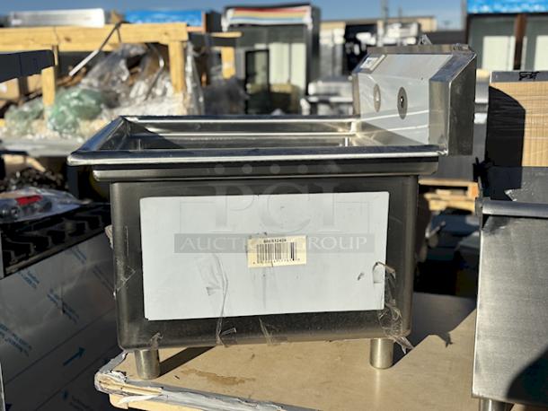 BRAND NEW SCRATCH & DENT! Regency 600S12424 29" 16 Gauge Stainless Steel One Compartment Commercial Sink with Stainless Steel Legs and Cross Bracing - 24" x 24" x 14" Bowl. - Image 3 of 12