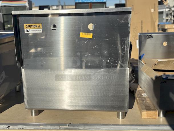 BRAND NEW SCRATCH & DENT! Steelton 24" x 21" x 14" Utility Sink for (1) 8" Center Faucet. 24-1/2" x 24" x 41" - Image 4 of 9