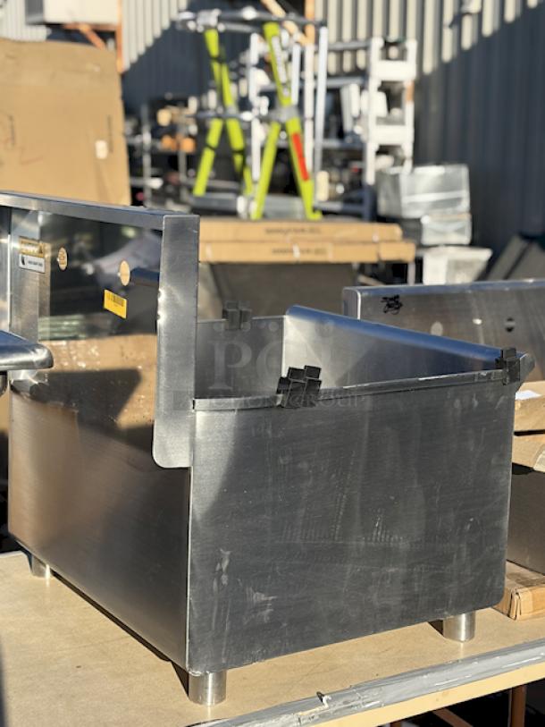 BRAND NEW SCRATCH & DENT! Steelton 24" x 21" x 14" Utility Sink for (1) 8" Center Faucet. 24-1/2" x 24" x 41" - Image 6 of 9