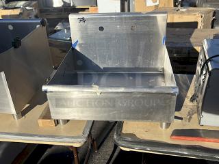 BRAND NEW SCRATCH & DENT! Steelton 522MS2124 21" x 24" x 8" 18-Gauge 430 Stainless Steel Standing Mop Sink. Welds are broken, Unit Dented.
