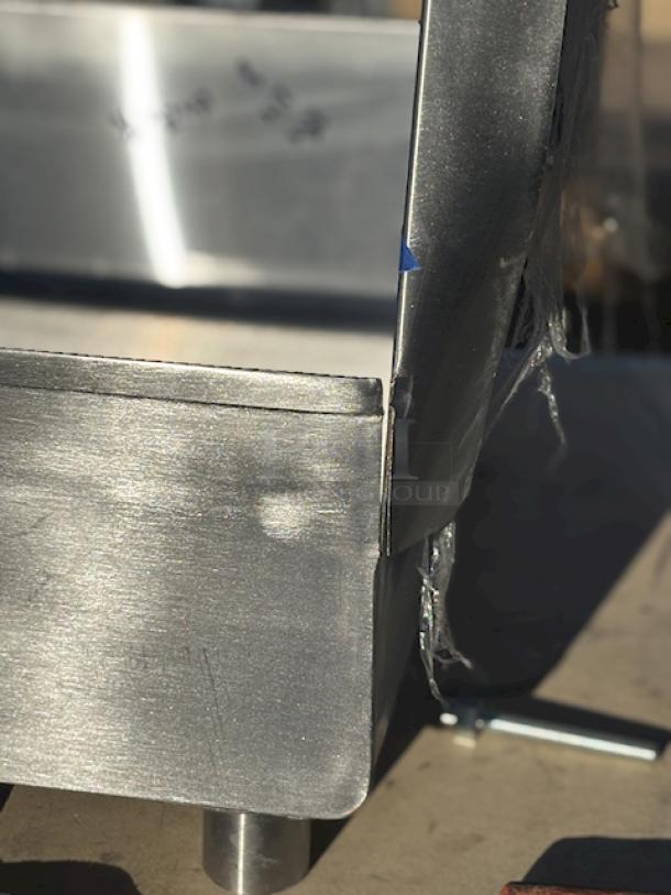 BRAND NEW SCRATCH & DENT! Steelton 522MS2124 21" x 24" x 8" 18-Gauge 430 Stainless Steel Standing Mop Sink. Welds are broken, Unit Dented. - Image 3 of 6