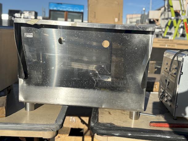 BRAND NEW SCRATCH & DENT! Steelton 522MS2124 21" x 24" x 8" 18-Gauge 430 Stainless Steel Standing Mop Sink. Welds are broken, Unit Dented. - Image 4 of 6