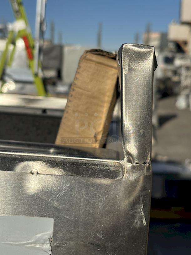 BRAND NEW SCRATCH & DENT! Regency 600IB1824 18" x 24" Underbar Ice Bin - 77 lb. - Image 6 of 11