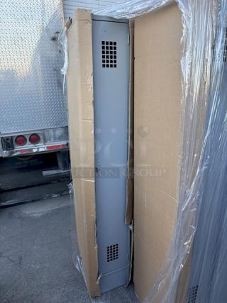 BRAND NEW SCRATCH & DENT! Regency 600LC11122KK  Space Solutions Single, 1 Tier Locker. 6x Your Bid. May be missing some screws/Require minor assembly