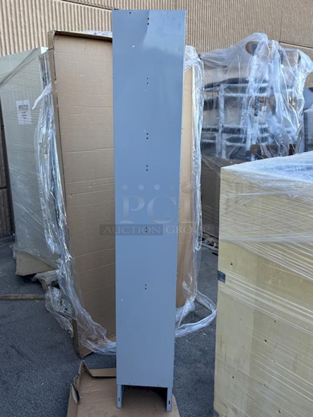 BRAND NEW SCRATCH & DENT! Regency 600LC11122KK  Space Solutions Single, 1 Tier Locker. 6x Your Bid. May be missing some screws/Require minor assembly - Image 4 of 11