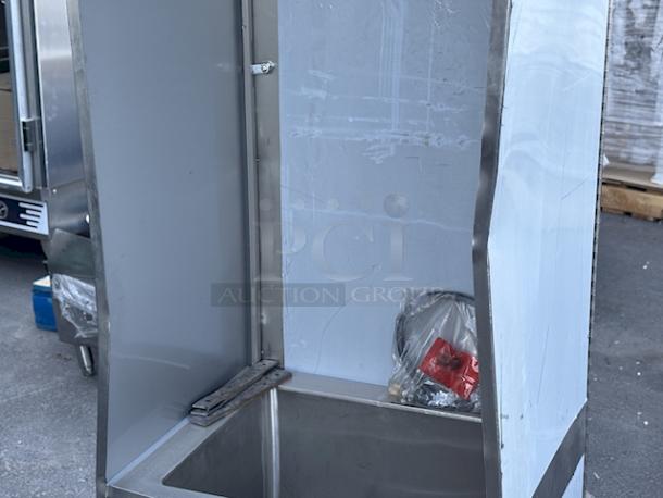 BRAND NEW SCRATCH & DENT! Regency 600SMC25SD Stainless Steel Mop Sink Cabinet - 25 1/4" x 22 5/8" x 84". Unit is dented. - Image 9 of 9