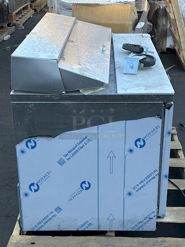 BRAND NEW SCRATCH-N-DENT! Beverage-Air SPE48HC-12 Elite Series 48" 2 Door Refrigerated Sandwich Prep Table. S/N: 15101948. Top is dented and (2) wheels are missing. - Image 2 of 8