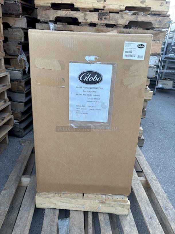 BRAND NEW SCRATCH AND DENT! Globe SP20 20 Qt. Planetary Stand Mixer with Guard & Standard Accessories - 120V, 1/2 hp. See photos........


*This unit is located at our main warehouse approximately 10mins away. The address is 3290 S. Highland Dr. Las Vegas NV 89109.* - Image 2 of 7