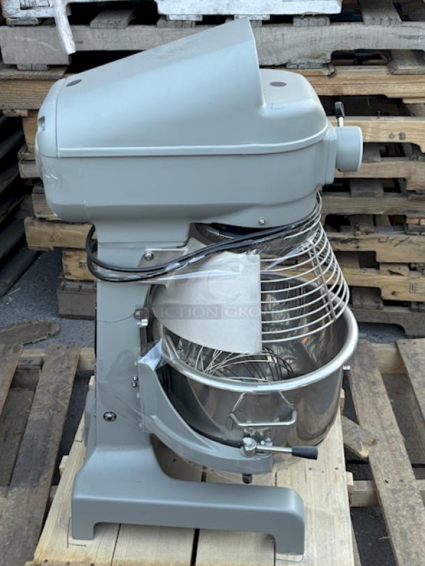 BRAND NEW SCRATCH AND DENT! Globe SP20 20 Qt. Planetary Stand Mixer with Guard & Standard Accessories - 120V, 1/2 hp. See photos........


*This unit is located at our main warehouse approximately 10mins away. The address is 3290 S. Highland Dr. Las Vegas NV 89109.* - Image 4 of 7