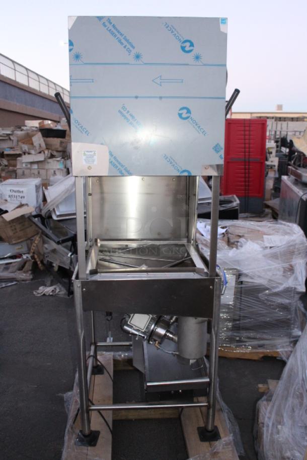 BRAND NEW SCRATCH & DENT! Noble Warewashing I-E Single Rack Low Temperature Door-Type Dish Machine - 115 Volts	12.5 Amps	1 Phase	60 Hz. S/N: 24F423907. Unit is dented. - Image 3 of 9