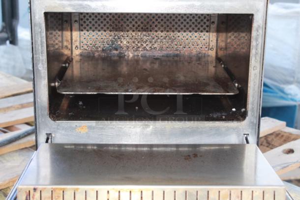 Merrychef eikon e2s Trend High-Power High-Speed Accelerated Cooking Countertop Commercial Microwave/Convection Oven 208/240V 30 Amps	1 Phase	60 Hz - Image 5 of 6