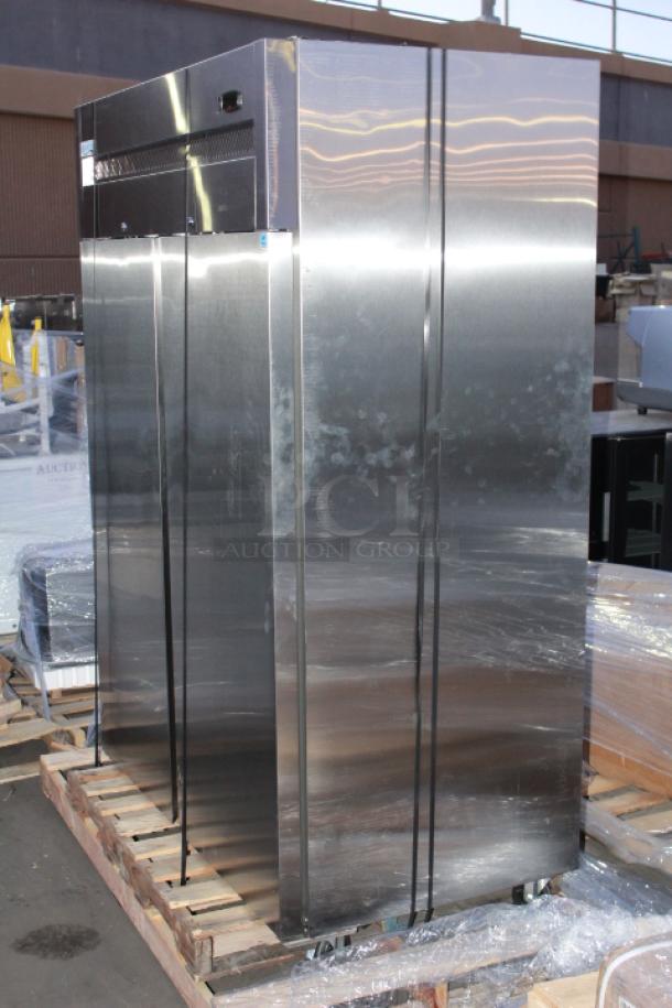BRAND NEW SCRATCH & DENT!  Avantco Z2-F-HC 54" Solid Door Stainless Steel Reach-In Freezer. S/N: 925132805 7264 2402. 115 Volts	7.2 Amps	1 Phase	60 Hz. Missing Power Switch & Cord. Dented On The Back At The Base. - Image 5 of 11