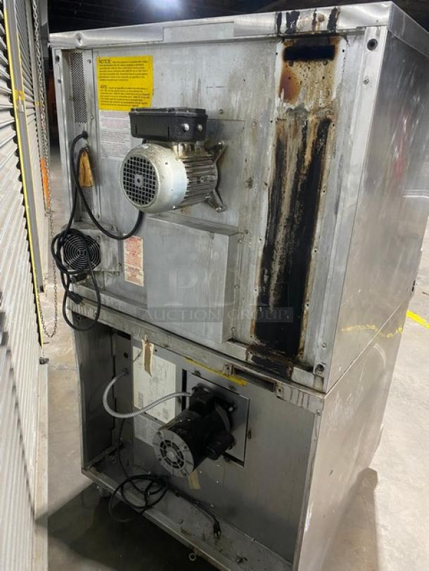 Blodgett Zephaire Series Commercial Stainless Steel Natural Gas Powered Convection Oven! Model: ZEPHAIRE-200-G-ES SN: 072015CH029T! Double Stacked! With Garland Master 200 Series Commercial Stainless Steel Natural Gas Powered Convection Oven! With Wire Oven Racks! On Casters! 2X Your Bid Make One Unit! - Image 3 of 13