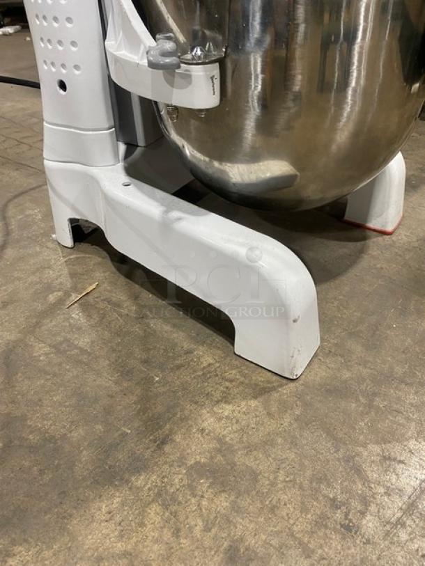 Late Model! 2024! Commercial Floor Style 30 Quart Planetary Mixer! With Clear Polycarbonate Splash Guard! With Stainless Steel Mixing Bowl & Spiral Dough Hook Attachment! Model: HL-B30M SN: 24HL7124-048! 110V 1 Phase! - Image 10 of 10