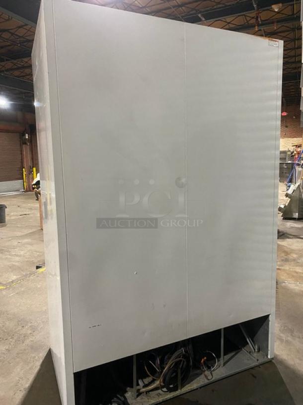 Beverage-Air Baskin Robbins Style Commercial White Double Glass Swing Door Reach In Freezer Merchandiser! With Poly Coated Wire Racks! Model: MMF49-1-W-LED SN: 11800075! 115V 1 Phase! - Image 3 of 10