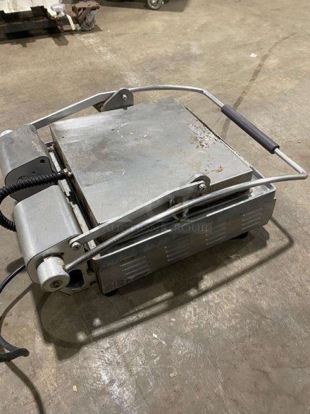Star Pro-Max 2.0 Series Commercial Stainless Steel Electric Powered Countertop Sandwich/Panini Press Grill! WIth Smooth Aluminum Plates! Model: PST14 SN: PST140515A0003! 240V 1 Phase! On Legs! - Image 3 of 9