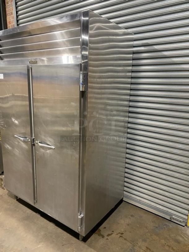 Traulsen Commercial Stainless Steel Solid 2 Door Reach In Refrigerator! With Poly Coated Wire Racks! Model: SG20010 SN: T955290A98! 115V 1 Phase! On Legs! - Image 2 of 11