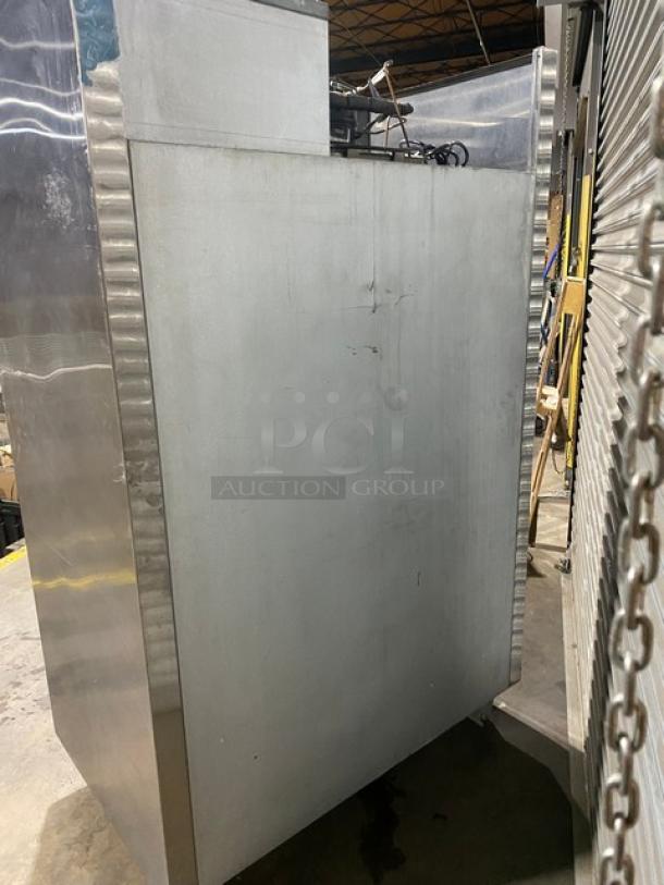 Traulsen Commercial Stainless Steel Solid 2 Door Reach In Refrigerator! With Poly Coated Wire Racks! Model: SG20010 SN: T955290A98! 115V 1 Phase! On Legs! - Image 3 of 11