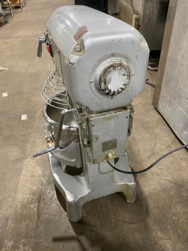 Commercial Floor Style 20 Quart Planetary Mixer! With Stainless Steel Splash Guard & Mixing Bowl! Model: VFM-20C SN:620695! 110V 1 Phase! - Image 3 of 11