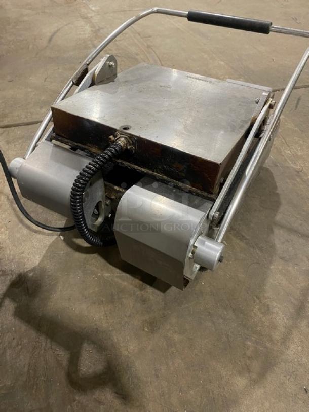 Star Pro-Max 2.0 Series Commercial Stainless Steel Electric Powered Countertop Sandwich/Panini Press Grill! With Aluminum Smooth Plates! Model: PST14T SN: PST14T0515A0002! 240V! On Legs! - Image 3 of 10