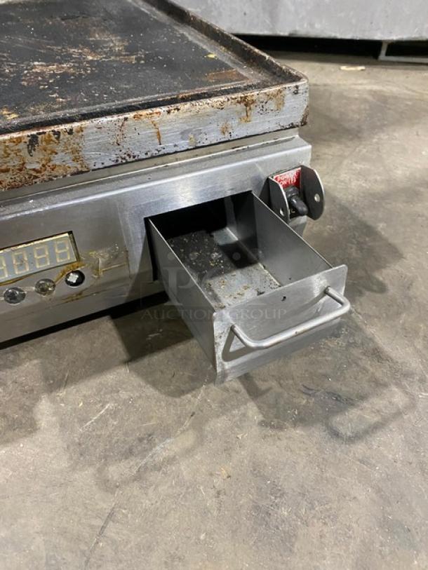 Star Pro-Max 2.0 Series Commercial Stainless Steel Electric Powered Countertop Sandwich/Panini Press Grill! With Aluminum Smooth Plates! Model: PST14T SN: PST14T0515A0002! 240V! On Legs! - Image 7 of 10