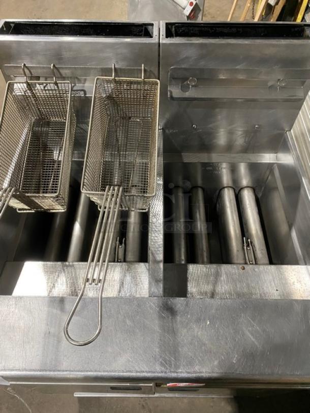 Pitco Commercial Stainless Steel Natural Gas Powered Double Bay Deep Fat Fryer! With Back Splash & Fryer Basket Hangers! With Frying Baskets! Model: SGH50 SN: G09CB007174! 115V! On Casters! - Image 6 of 11