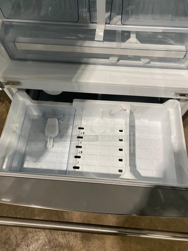 Thor Kitchen Commercial Stainless Steel Solid French Door 2 Drawer Free-Standing Reach In Refrigerator/Freezer Combo! With Built In Ice Maker! With Shelves, Drawers & Ice Scooper! With Digital Controls! Model: HRF3601F-V1 SN: HRF3601FV122070162! 115V 1 Phase! - Image 7 of 10