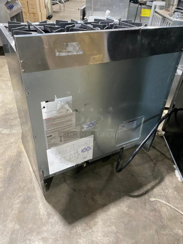 Thor Kitchen Commercial Stainless Steel Dual Fuel Powered 6 Burner Range! With Electric Powered Convectional Oven! With Brilliant Blue Porcelain Interior! With Luxglide Telescopic Racks! Model: HRD3606UV2 SN: HRD3606U2203839! 240V! - Image 3 of 10