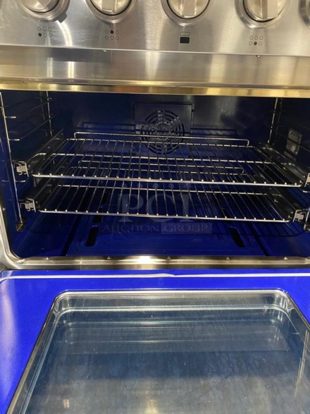 Thor Kitchen Commercial Stainless Steel Dual Fuel Powered 6 Burner Range! With Electric Powered Convectional Oven! With Brilliant Blue Porcelain Interior! With Luxglide Telescopic Racks! Model: HRD3606UV2 SN: HRD3606U2203839! 240V! - Image 5 of 10