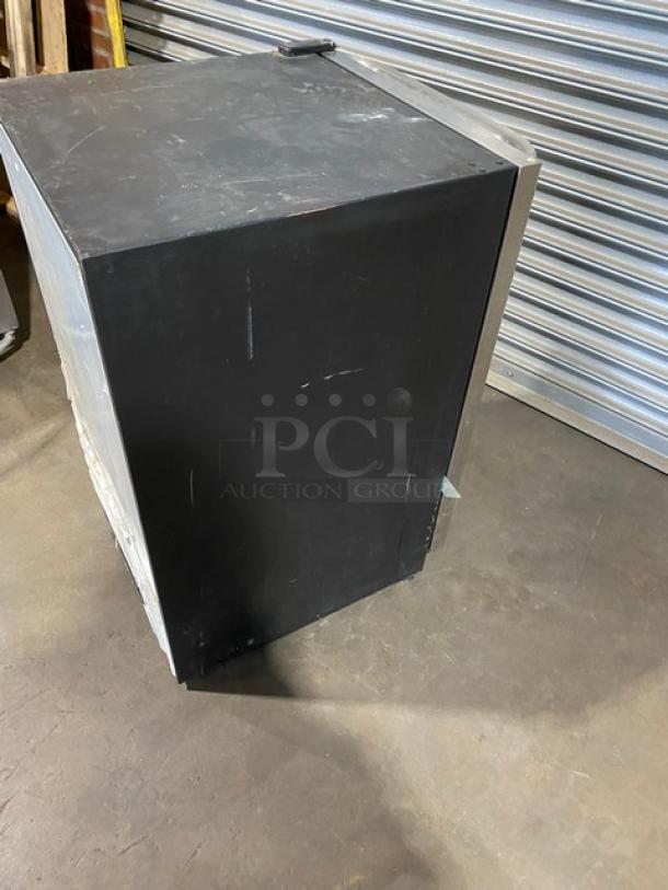Frigidaire Commercial Free-Standing Single Glass Door 38-Bottle Wine Cooler! With Dual Temperature Zones! Model: FFWC38F6LS SN: KA2518569! 115V! - Image 4 of 9