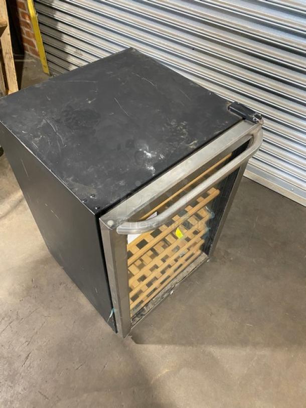 Frigidaire Commercial Free-Standing Single Glass Door 38-Bottle Wine Cooler! With Dual Temperature Zones! Model: FFWC38F6LS SN: KA2518569! 115V! - Image 9 of 9