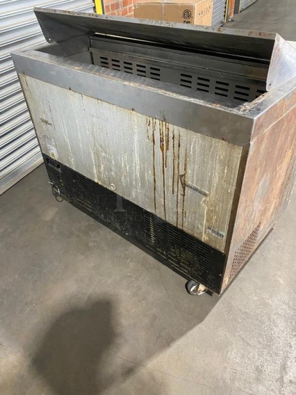 Avantco Commercial Stainless Steel 2 Door Refrigerated Bain Marie Style Mega Top Salad/Sandwich Prep Table! With Poly Coated Wire Racks! With Removable Cutting Board! Model: 178SSPT48HC SN: 9142050071! On Casters! - Image 3 of 9