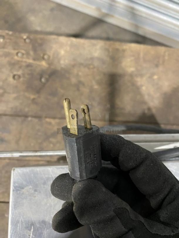 EmberGlo Commercial Stainless Steel Electric Powered Countertop Tap Water Steamer! Model: ES5TS18 SN: 041637! 120V 1 Phase! On Legs! - Image 10 of 11