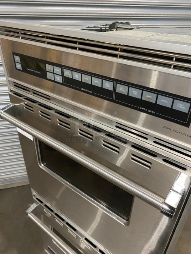 Viking Range Commercial Stainless Steel Natural Gas/LP Powered Double Wall Oven! With Wire Oven Racks! Model: VGD0271SS SN: 9901227121! 120V! - Image 8 of 12